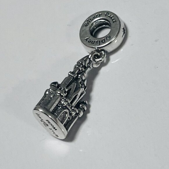 New Pandora Disney Parks Cinderella Castle Charm Bead - Picture 1 of 2